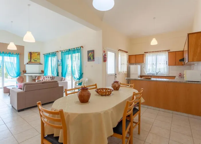 Christia Maris ヴィラ ネオ・チョリオ