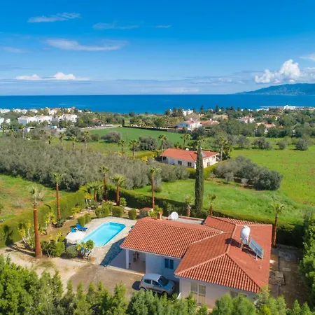 Вилла Christia Maris *