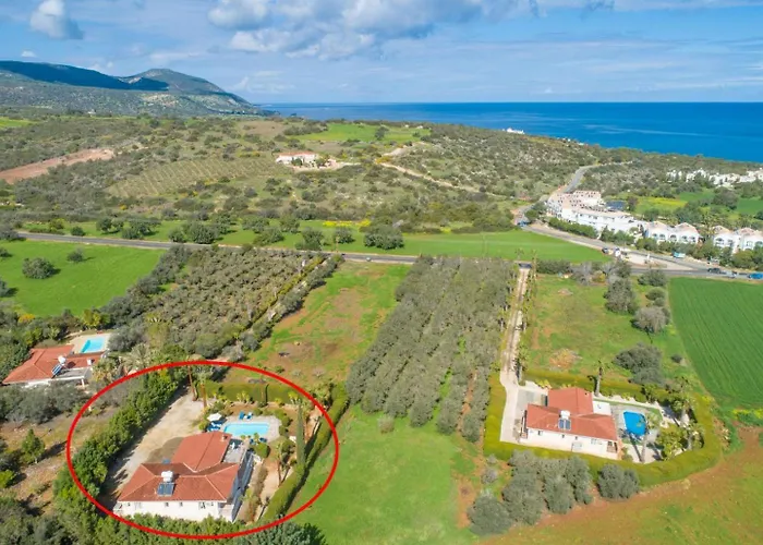 Christia Maris * Neo Chorio